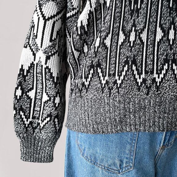 90s Coogi Style Pullover Sweater Art To Wear Geometric Monochrome Crewneck Sz M - Picture 8 of 9